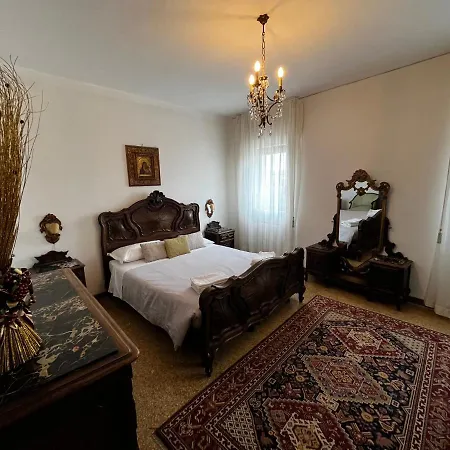 Appartement Ca Susanna Near Train Station